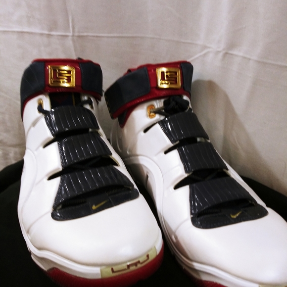 VTG NIKE ZOOM King James Basketball shoes 4"Cavs Playoffs-314617-161 - Picture 3 of 8